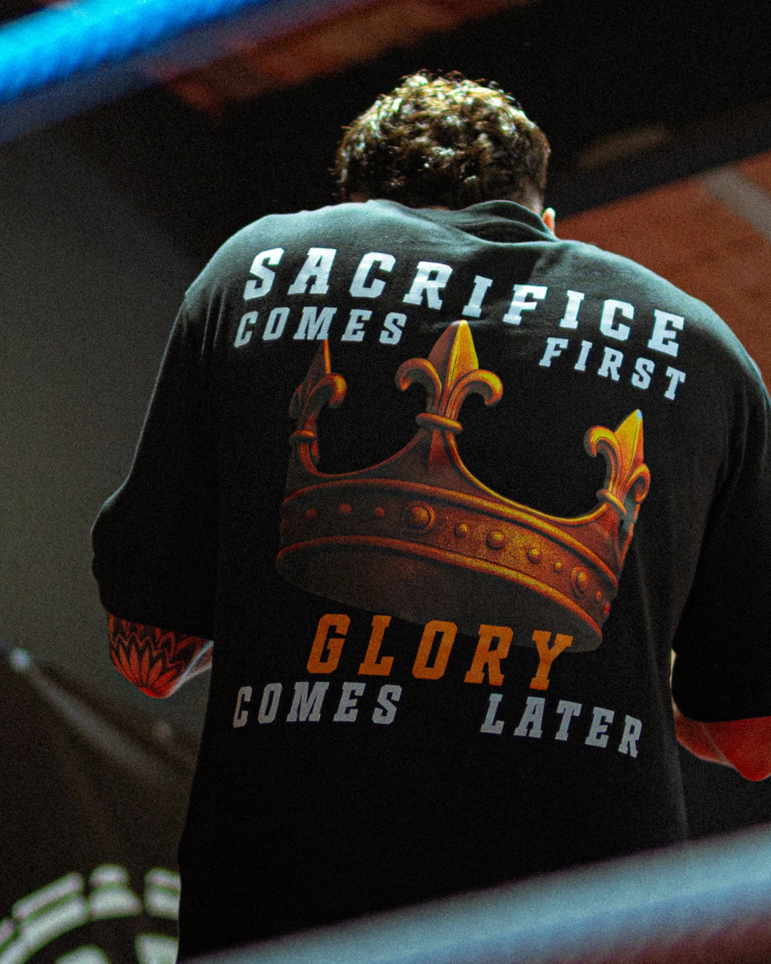 Camiseta negra oversize 'sacrifice' para después de tu entrenamiento de MMA, Boxeo, BJJ o Muay Thai.